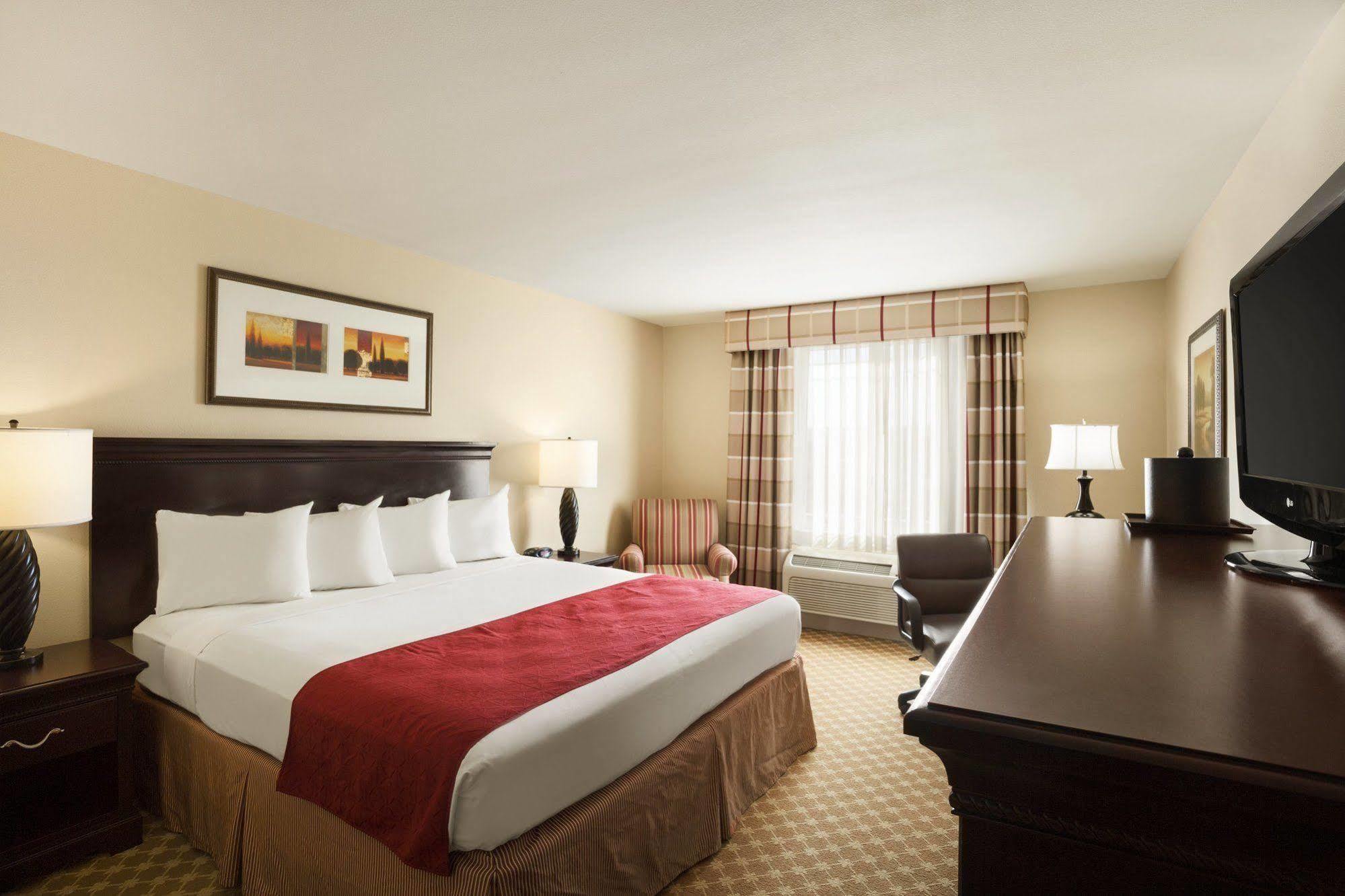 Quality Inn & Suites Alexandria Esterno foto
