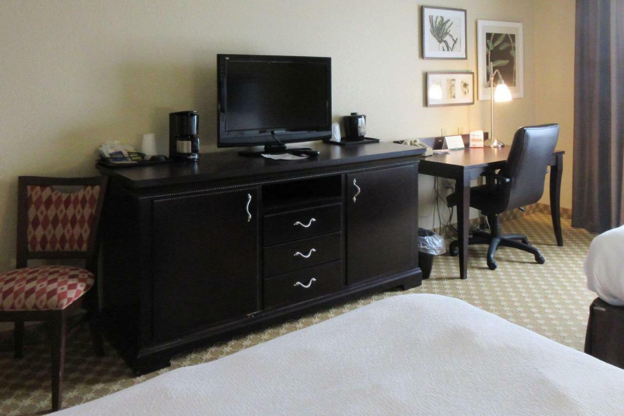 Quality Inn & Suites Alexandria Esterno foto