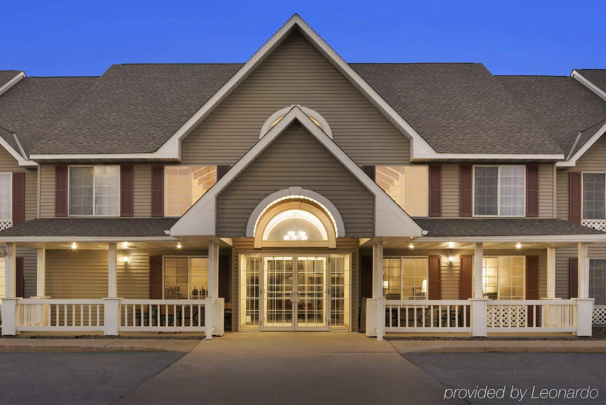 Quality Inn & Suites Alexandria Esterno foto