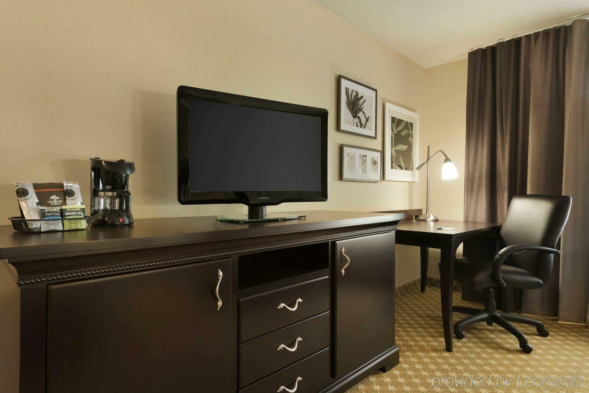 Quality Inn & Suites Alexandria Esterno foto