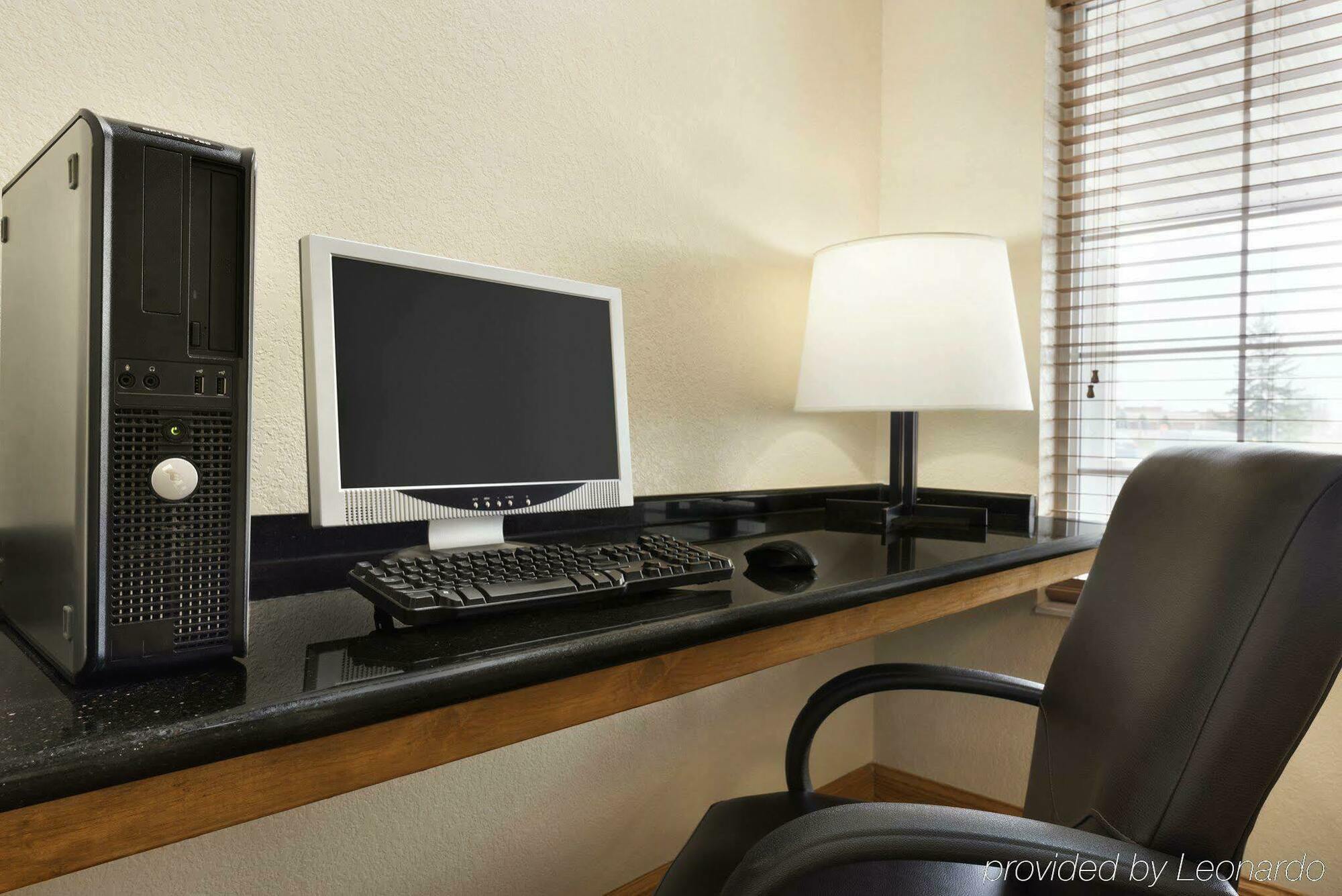 Quality Inn & Suites Alexandria Esterno foto